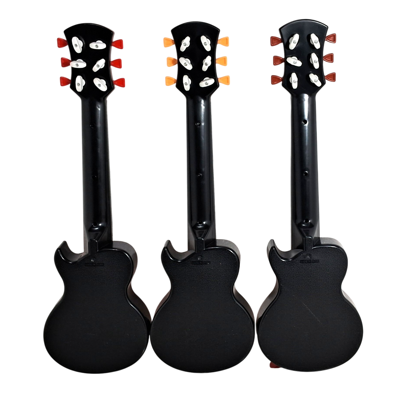 01 Violão Infantil com 06 cordas de aço e 06 tarraxas ajustáveis 01 Palheta Brinde